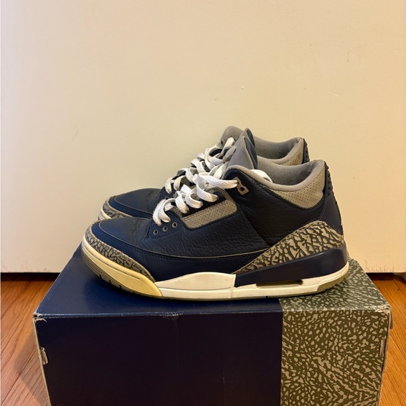 Used “Georgetown” Nike Air Jordan 3’s - Picture 2 of 5